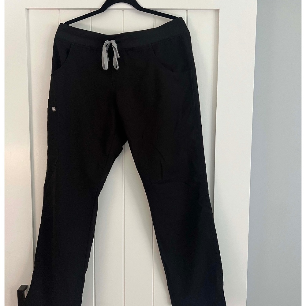 FIGS BLACK SCRUB PANTS KADE CARGO LARGE #1